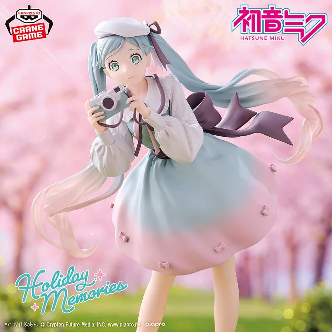 カメラ Hatsune Miku Holiday Memories Prize Figure by Banpresto (03/2025) - Mandorama [src:https://figisland.net/wp-content/uploads/2025/02/s01011615047933.webp]