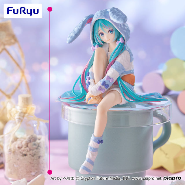 ver. Hatsune Miku Prize Figure by FuRyu - Mandorama