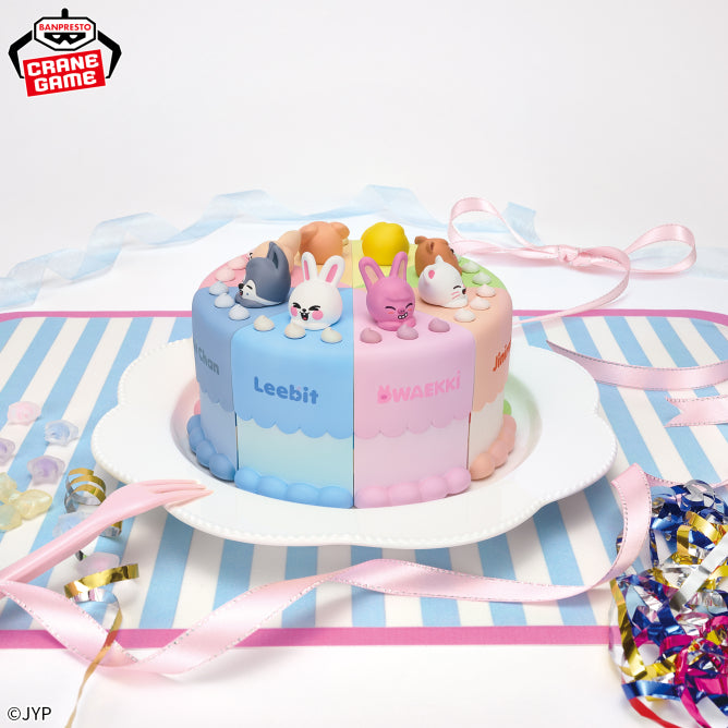 DWAEKKI & Jiniret SKZOO Birthday Cake Collection Prize Figure by Banpresto - Mandorama